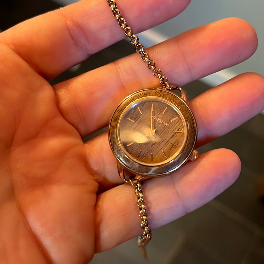 Holzkern Watch
